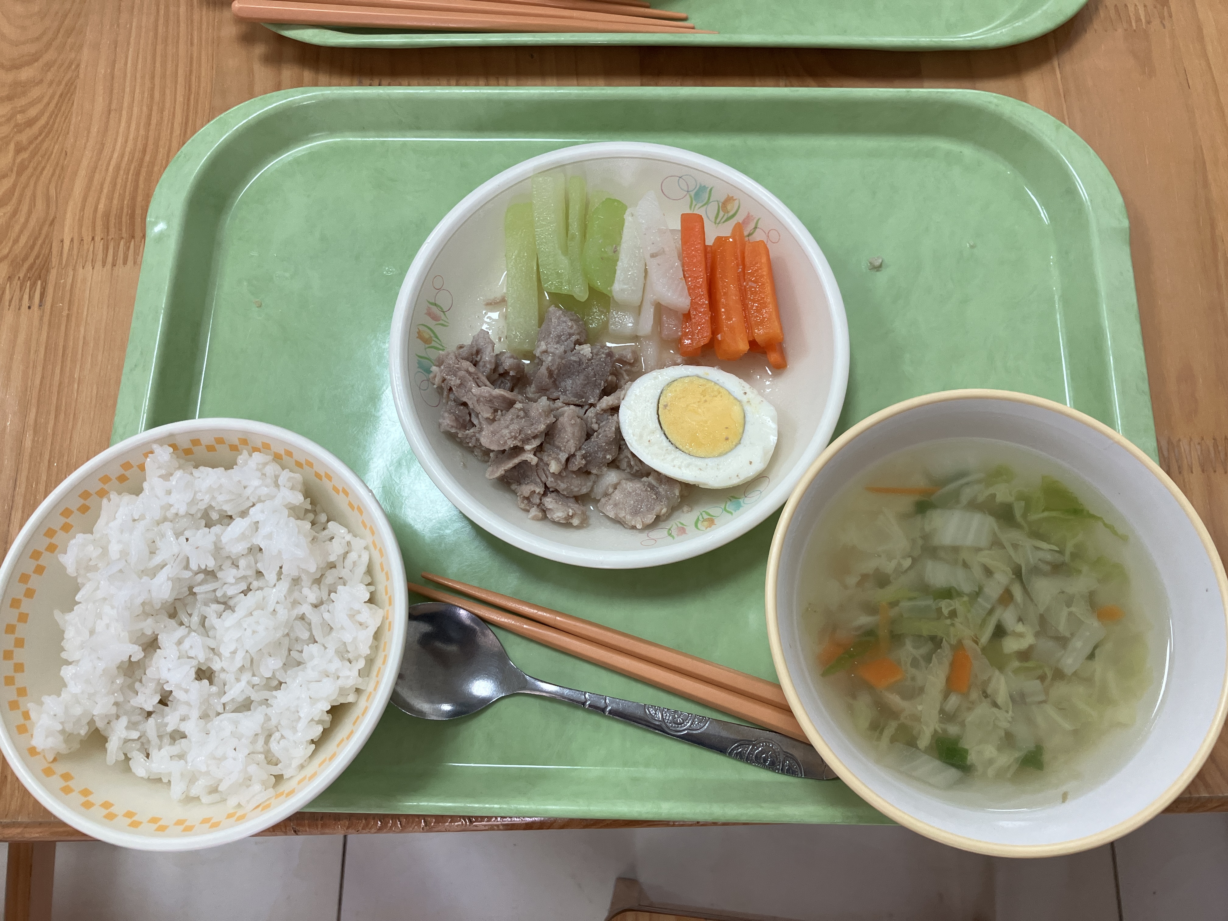 視察で頂いたベトナムの給食