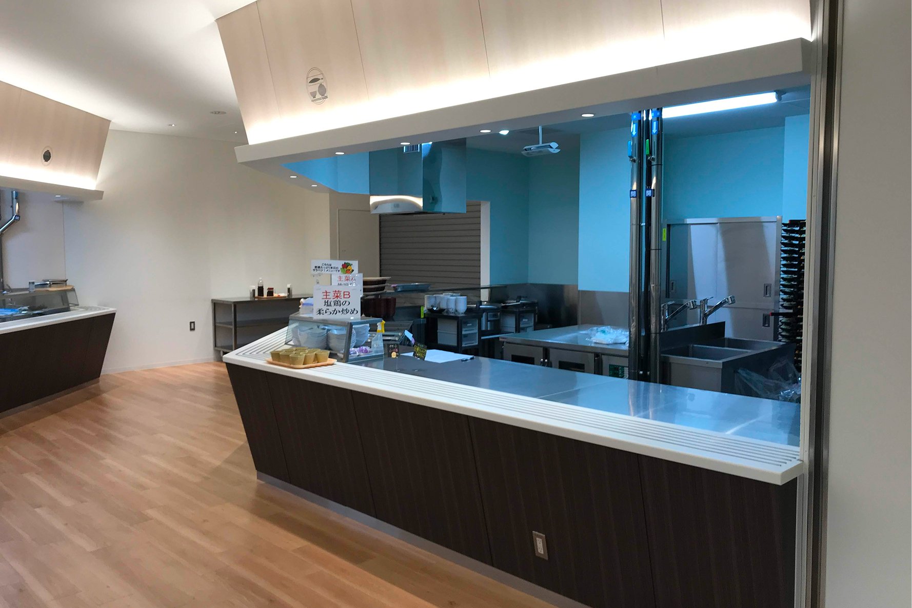 主菜・副菜はクックチル方式を採用