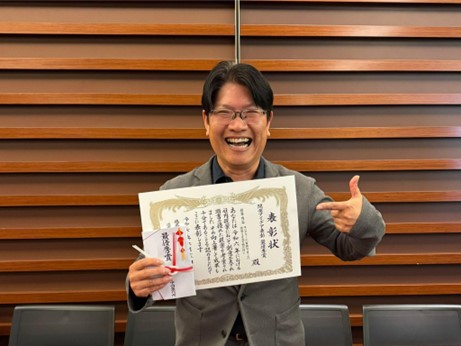 開発アイデア最優秀賞 最高の笑顔です!