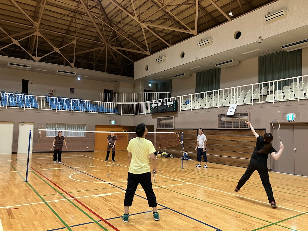 大きく振りかぶってスマッシュ