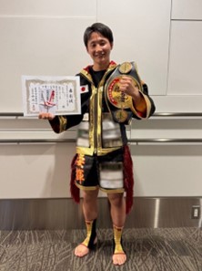 Dさんの方にはキラリと光るチャンピオンベルトが✨